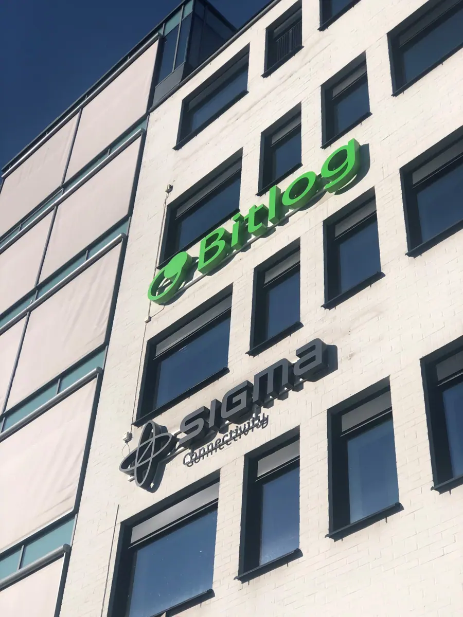 Skyltning för Sigma Connectivity och WSI i Kista (6)