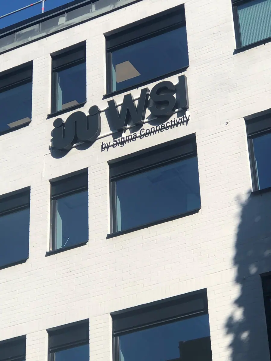 Skyltning för Sigma Connectivity och WSI i Kista (7)